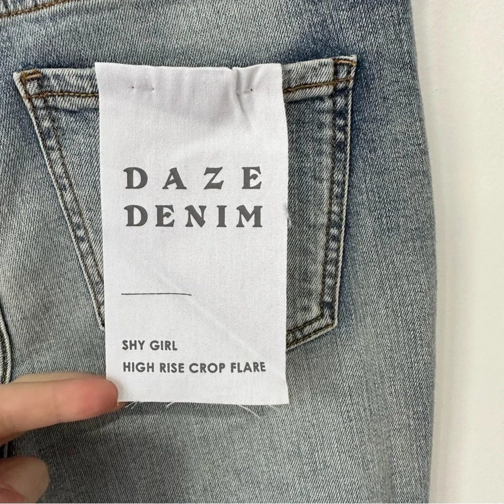 NWT Lulu’s Daze Denim Shy Girl Light Wash Distressed High Waist Crop Fla… - Picture 7 of 8